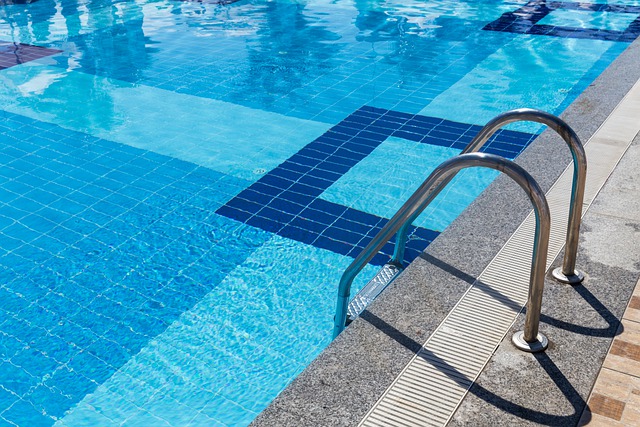 hotel pools in Hawaii