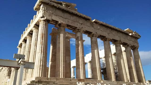 the parthenon is one of the top historical sites in Greece